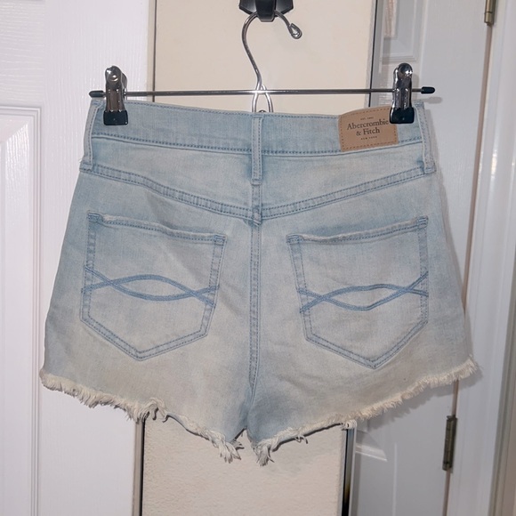Abercrombie denim shorts - Picture 2 of 3